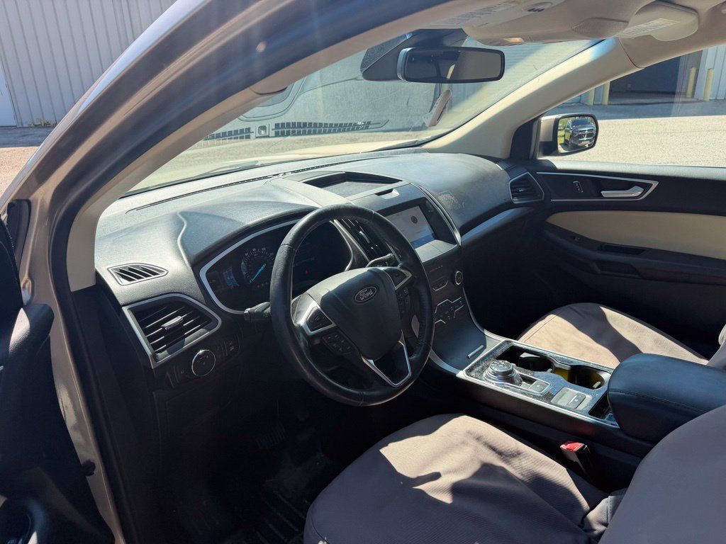 Used 2020 Ford Edge SEL w/ Convenience Package FWD image 9
