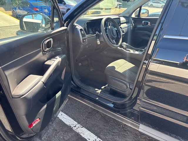 Used 2023 Kia Sorento LX FWD image 3