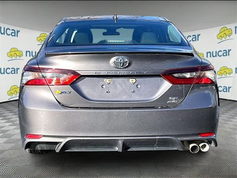 Used 2023 Toyota Camry SE image 4