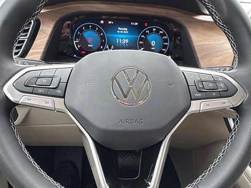New 2026 Volkswagen Atlas SE FWD image 17