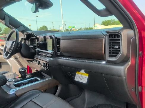 Used 2024 Chevrolet Silverado 1500 High Country w/ Technology Package AWD/4WD image 50