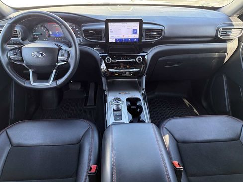 Used 2022 Ford Explorer ST-Line w/ Class IV Trailer Tow Package image 2