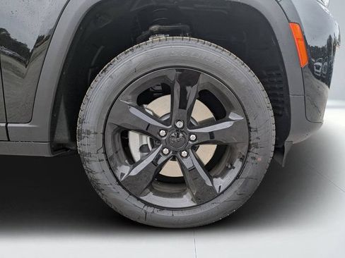 New 2026 Jeep Grand Cherokee L Limited w/ Limited Altitude Package RWD image 10