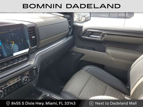 Used 2022 Chevrolet Silverado 1500 ZR2 w/ Technology Package image 21