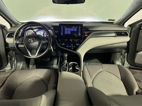 Used 2022 Toyota Camry LE image 9