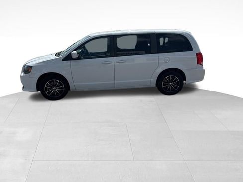 Used 2018 Dodge Grand Caravan GT image 4