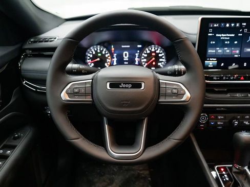 New 2026 Jeep Compass Latitude image 14