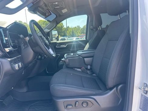 Used 2024 GMC Sierra 2500 SLE w/ SLE Value Package; AWD/4WD image 10