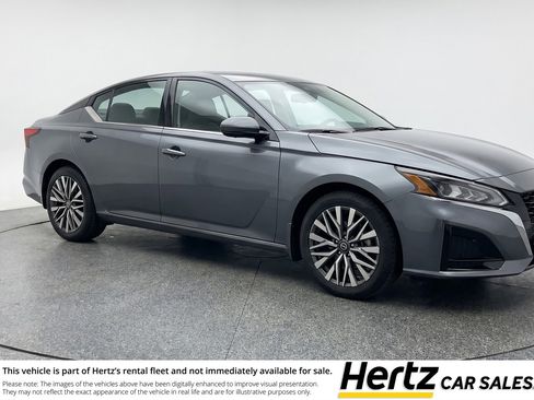 Used 2025 Nissan Altima 2.5 SV FWD image 1