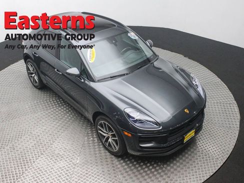 Used 2023 Porsche Macan T image 3