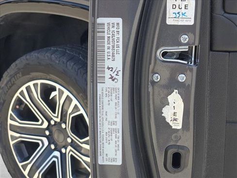 Used 2022 Jeep Wagoneer Series III AWD/4WD image 24