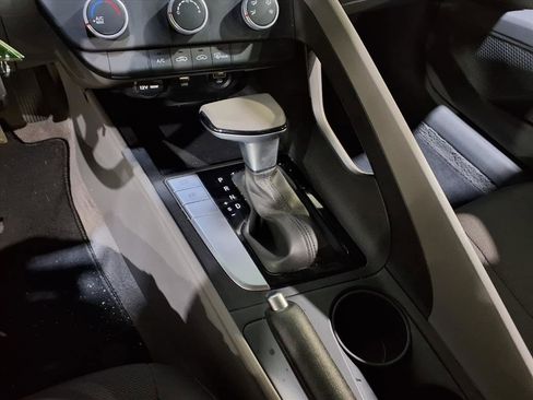 Used 2023 Hyundai Elantra SE w/ Cargo Package image 20