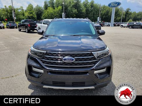 Certified 2021 Ford Explorer XLT w/ Equipment Group 202A RWD image 9