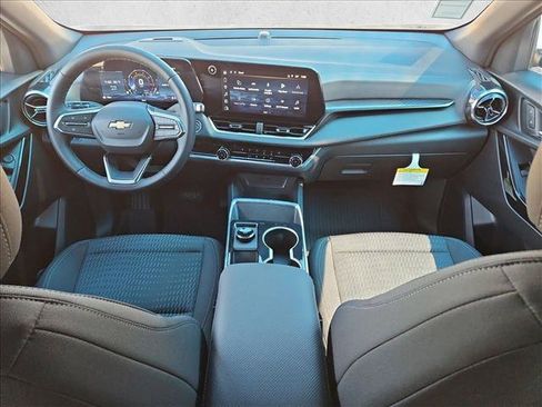 New 2027 Chevrolet Equinox LT w/ LPO, Floor Liner Package FWD image 15