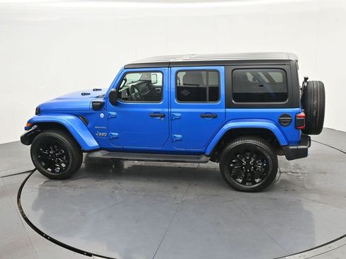 Used 2022 Jeep Wrangler Unlimited Sahara AWD/4WD image 24
