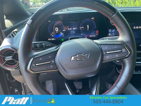 Used 2024 Chevrolet Equinox EV RS FWD image 33