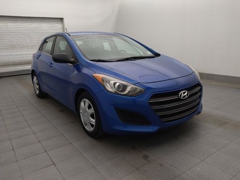 Used 2017 Hyundai Elantra GT FWD image 13