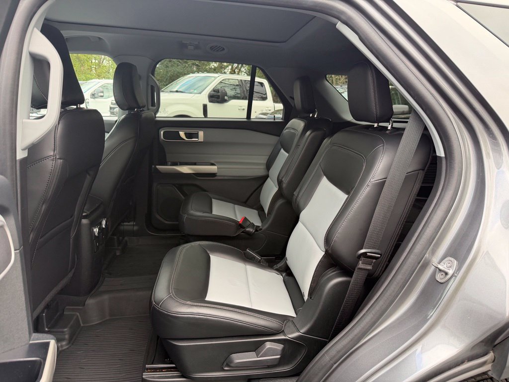 Certified 2022 Ford Explorer XLT w/ Equipment Group 202A AWD/4WD image 20