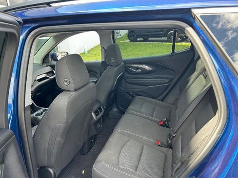 Used 2022 GMC Terrain SLE w/ Driver Convenience Package AWD/4WD image 4
