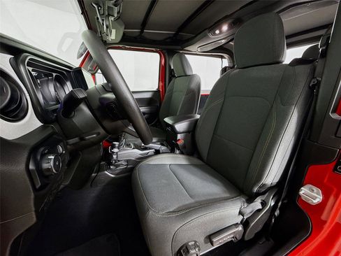 Used 2025 Jeep Wrangler Sport image 19