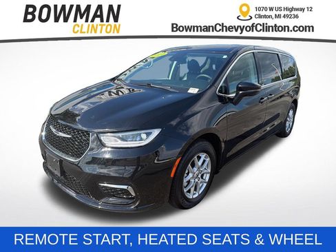 Used 2024 Chrysler Pacifica Touring-L FWD image 1