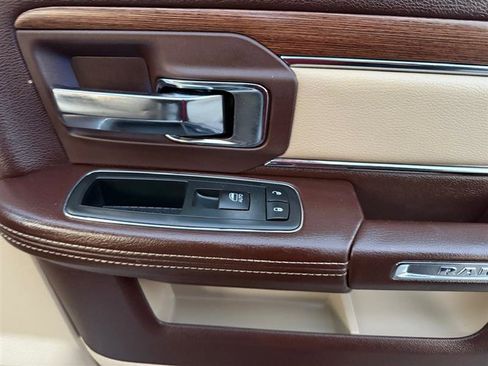 Used 2013 RAM 1500 Laramie w/ Convenience Group image 17