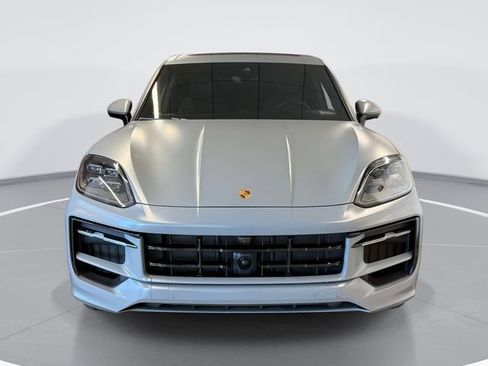 Used 2025 Porsche Cayenne GTS AWD/4WD image 2