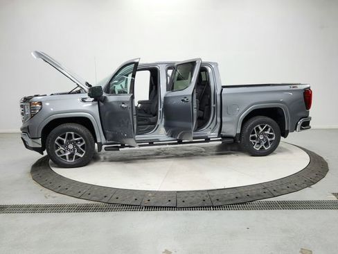New 2026 GMC Sierra 1500 SLT image 12