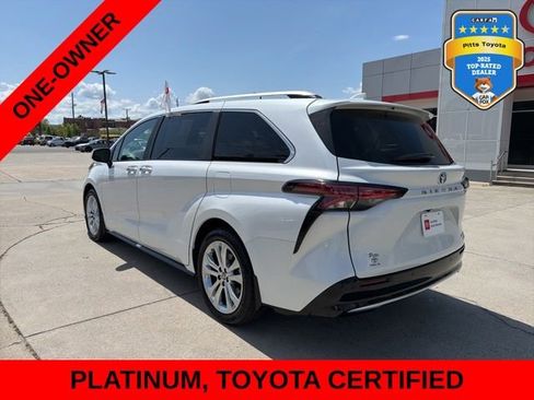 Certified 2024 Toyota Sienna Platinum FWD image 7