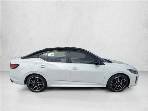 Used 2024 Nissan Sentra SR FWD image 4