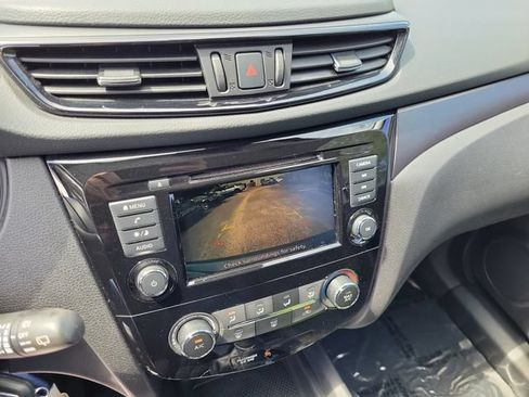 Used 2020 Nissan Rogue Sport S FWD image 29