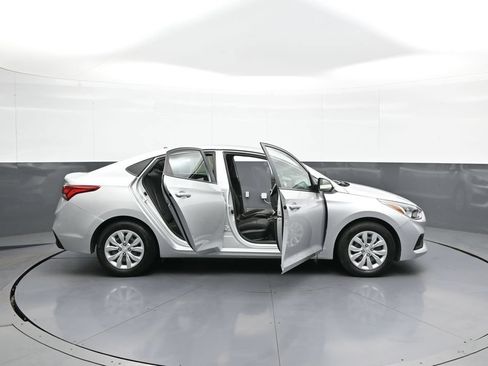 Certified 2021 Hyundai Accent SE FWD image 41