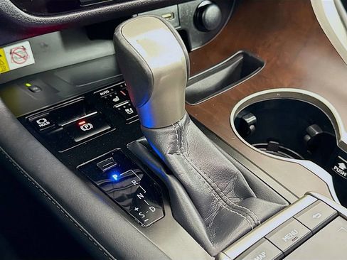 Certified 2022 Lexus RX 450h AWD w/ Premium Package image 17