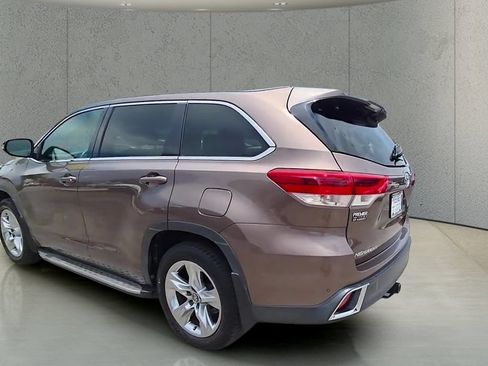 Used 2019 Toyota Highlander Limited FWD image 46