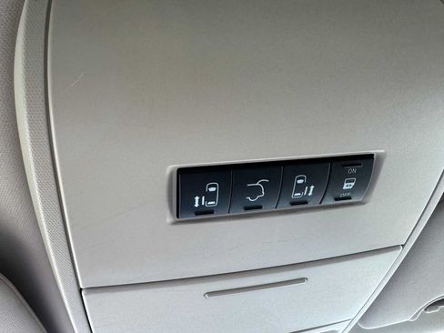 Used 2012 Dodge Grand Caravan SXT w/ Security Group FWD image 6