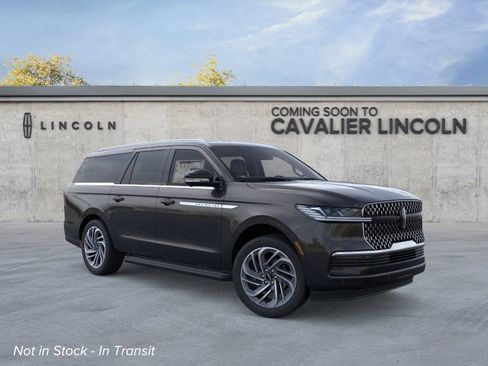 New 2026 Lincoln Navigator L Premier image 7