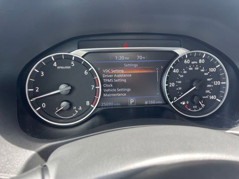 Used 2025 Nissan Altima 2.5 SV FWD image 41