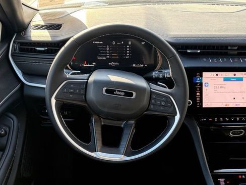 New 2026 Jeep Grand Cherokee Altitude image 34