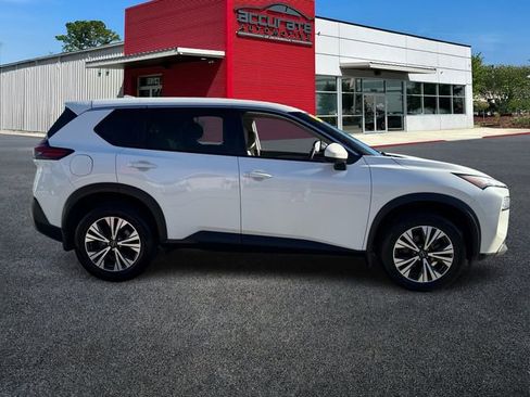 Used 2023 Nissan Rogue SV image 5