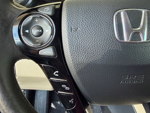 Used 2017 Honda Accord EX-L image 9
