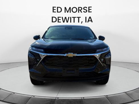 Used 2025 Chevrolet Trax LS w/ LS Convenience Package image 8