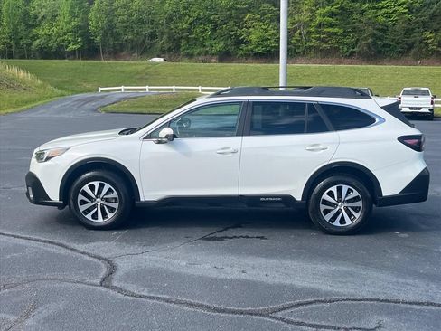 Used 2021 Subaru Outback Premium AWD/4WD image 2