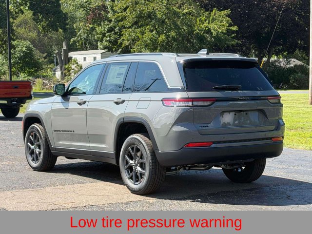 New 2027 Jeep Grand Cherokee Altitude AWD/4WD image 12