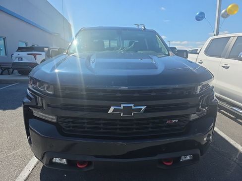 Used 2021 Chevrolet Silverado 1500 LT Trail Boss w/ Convenience Package II image 2