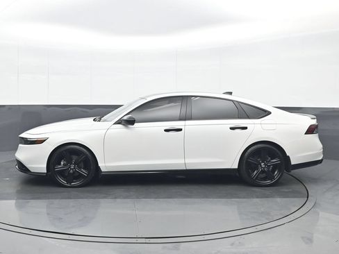 Used 2023 Honda Accord Sport image 3
