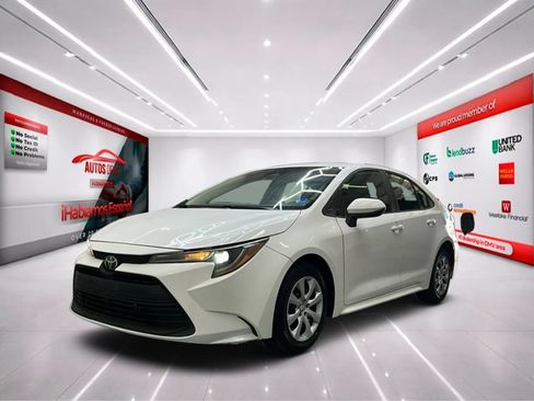 Used 2023 Toyota Corolla LE FWD image 3