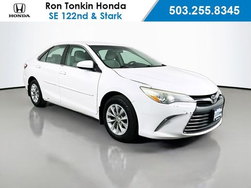 Used 2015 Toyota Camry LE FWD image 1