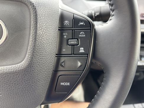 Used 2024 Toyota Prius LE FWD image 20