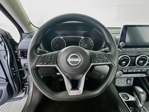 Used 2024 Nissan Sentra SV FWD image 9