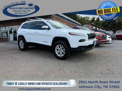 Used 2018 Jeep Cherokee Latitude Plus w/ Comfort/Convenience Group